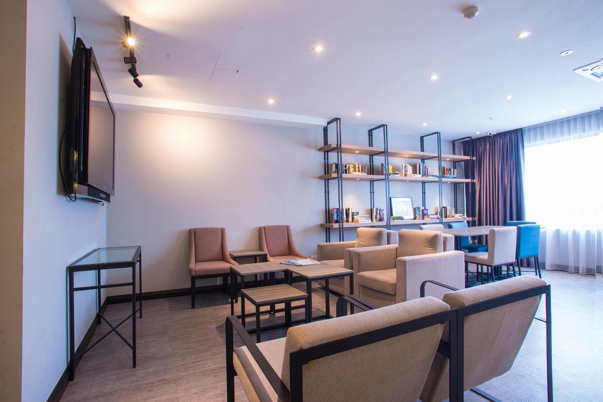 Oyo 89576 Mokka Hotel Kuala Lumpur Bagian luar foto